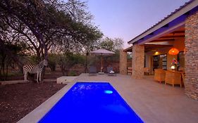 The Duchess Luxury Safari Villa, Close To Knp, Giraffe-Feeding-Tower, Bush-Bath, Boma